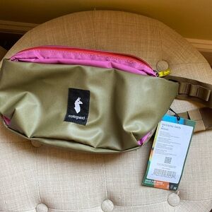 Cotopaxi Coso 2L Hip Pack Cada Dia NWT Green Pink Fanny Pack Sling Bag